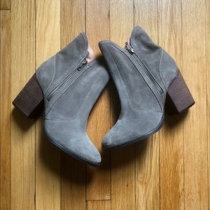 New! Seychelles Zip Up Suede Gray Boots